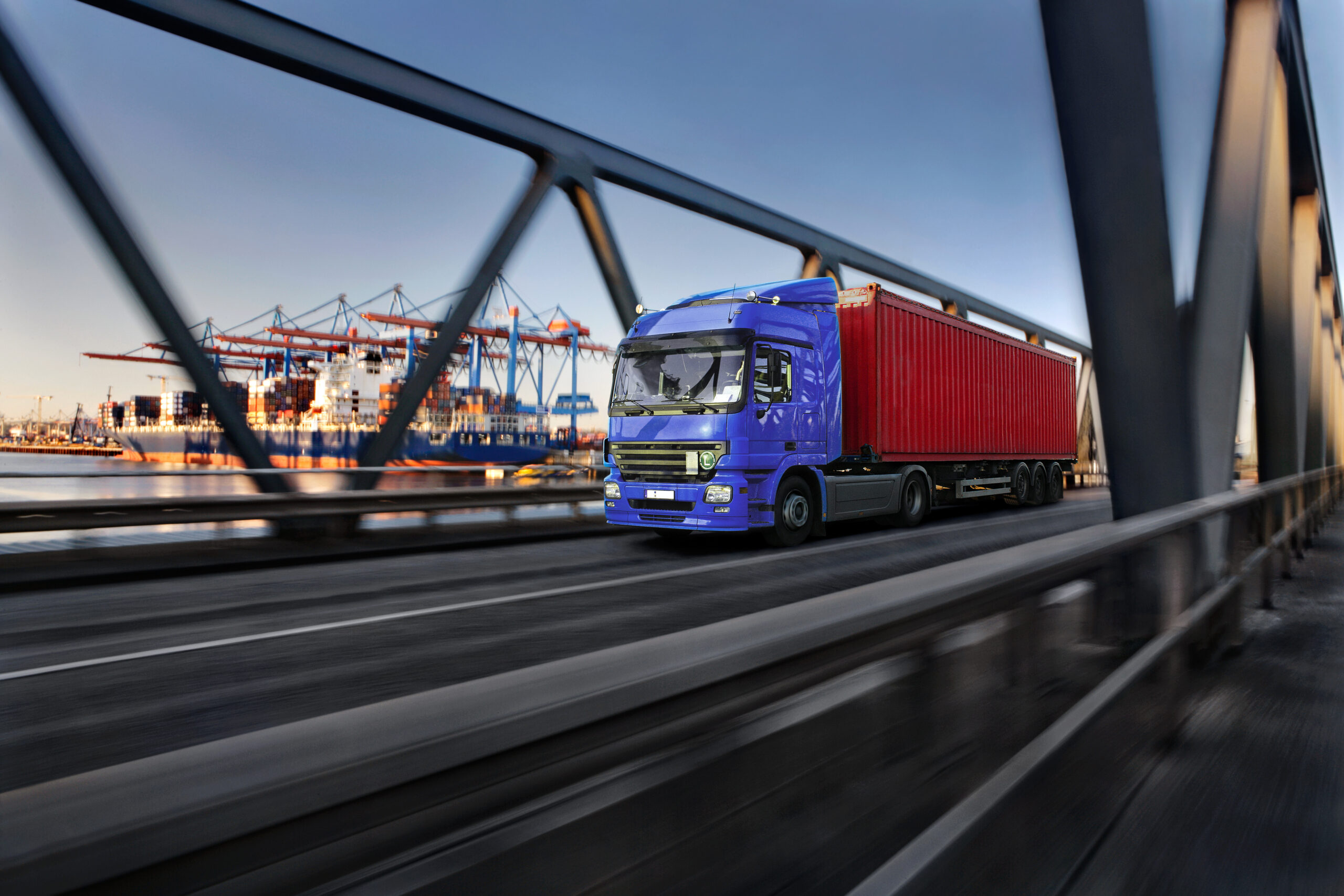 LKW mit Container